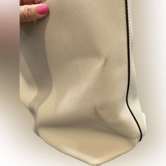 Kate Spade. Nude tote with dust bag. - Picture 3 of 4